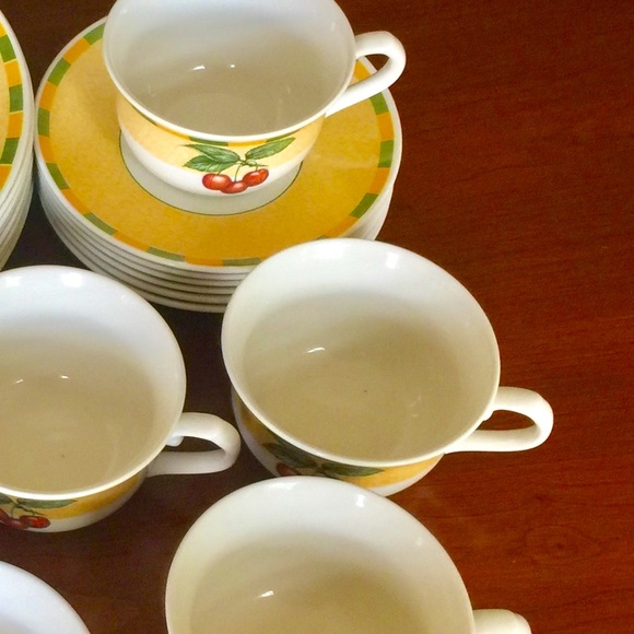 English Churcill Porcelain Set 6 Coffee Tea Cups 6 Saucers 6 plates milk cup - Picture 12 of 13